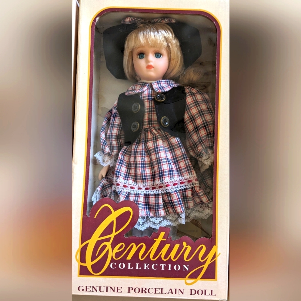 Century collection porcelaine doll 2